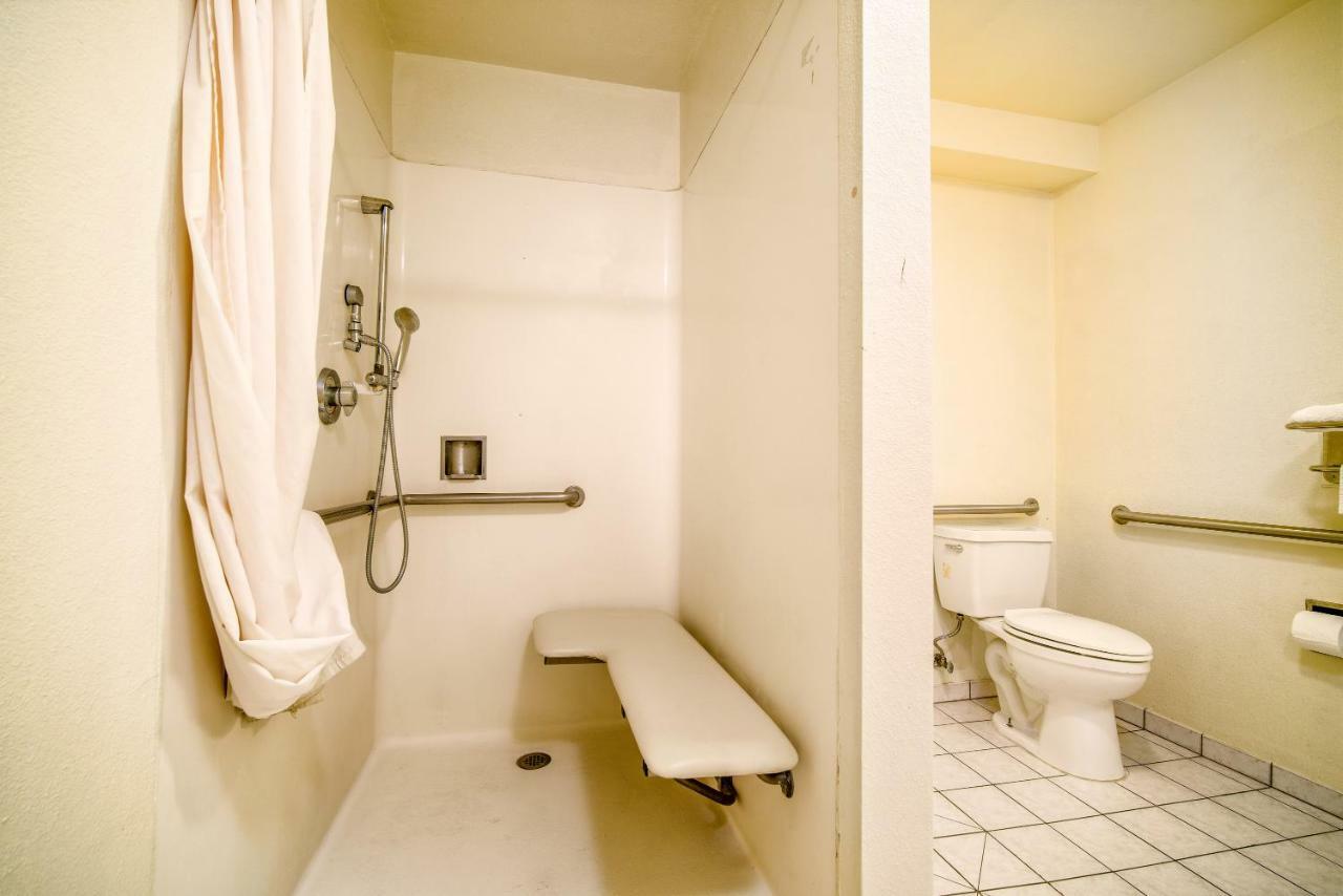 Regency Inn & Suites Downey Exterior photo